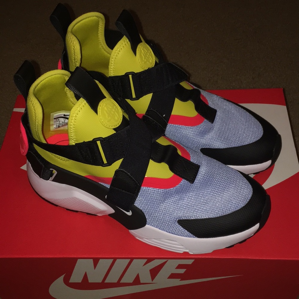 Women’s Nike Air huarache city